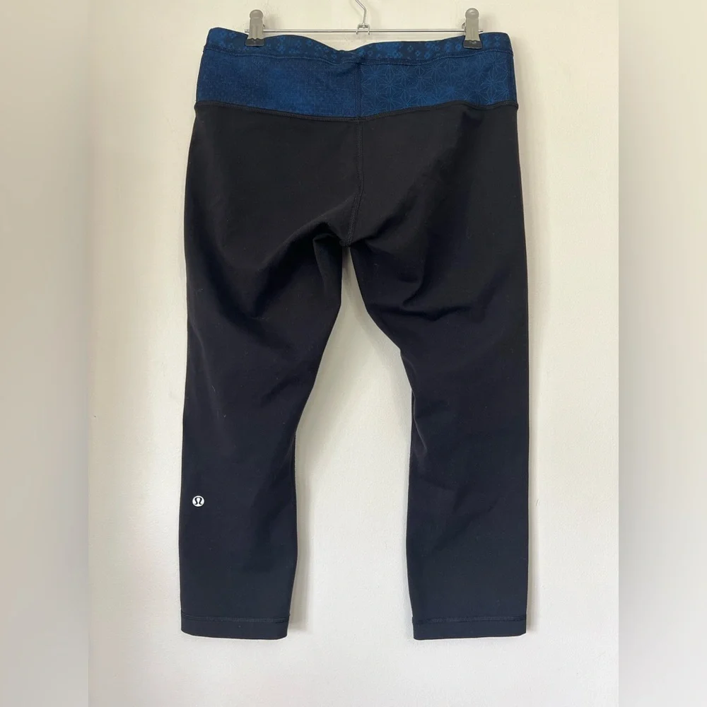 Lululemon Reversible Cropped Leggings Women’s Size 8 Gym Running Workout Active